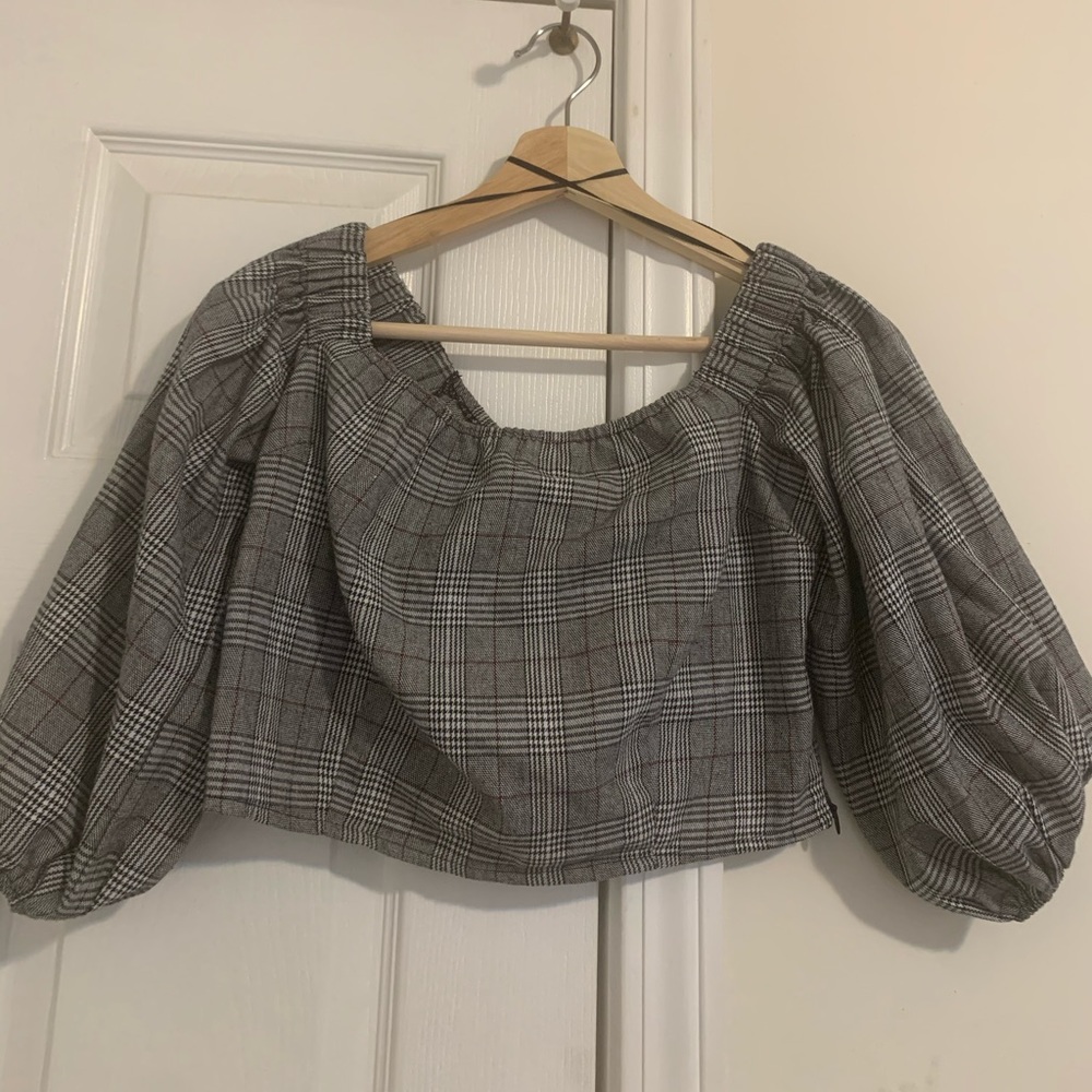 Off the shoulder cropped blouse